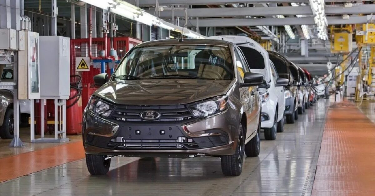 Авто новые гранты тольятти. Гранта в автосалоне новое. Авто новые гранты тольятти. Авто новые гранты тольятти. Гранта 21.