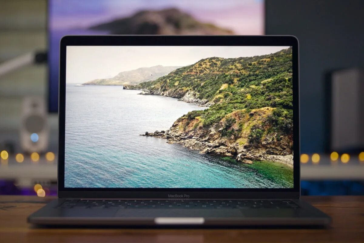 Разрешение экрана макбука. Macbook pro 16. разрешение экрана macbook. macbook pro фото. включенный макбук.