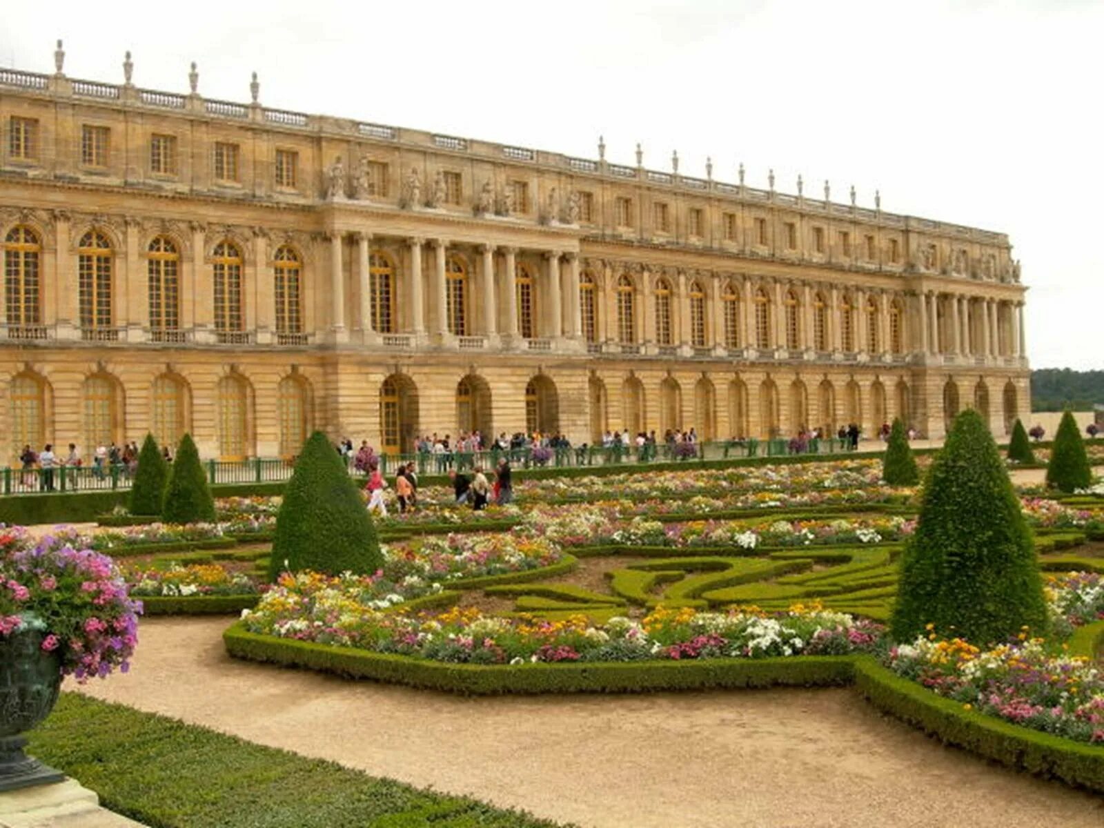 Версаль билеты. Дворцово-парковый комплекс Версаль. Аерсальский дворец садово-Паркрвый ансвсбль. Версальский дворец и парк. Версаль дворец Франция.