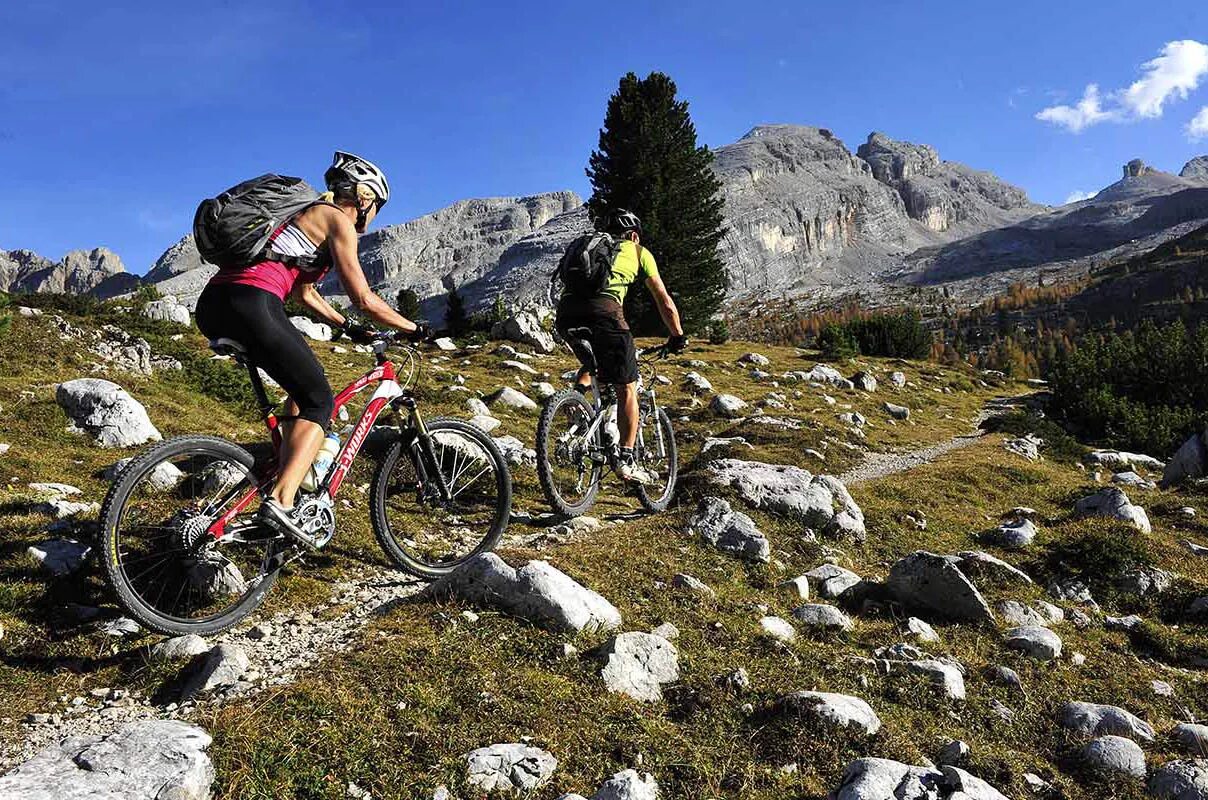 Велосипед горный Mountain Bike. Велоспорт маунтинбайк. Горный велосипед в горах. На велосипеде по горам. Mounting bike