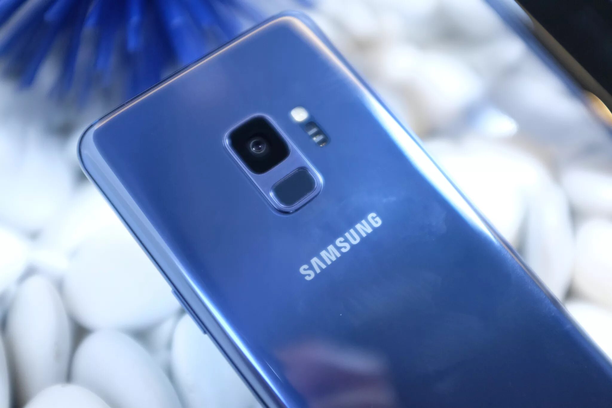 Samsung Galaxy s9 Fingerprint. Самсунг с 4 камерами и отпечатком пальца. Телефоны самсунг 2018 года