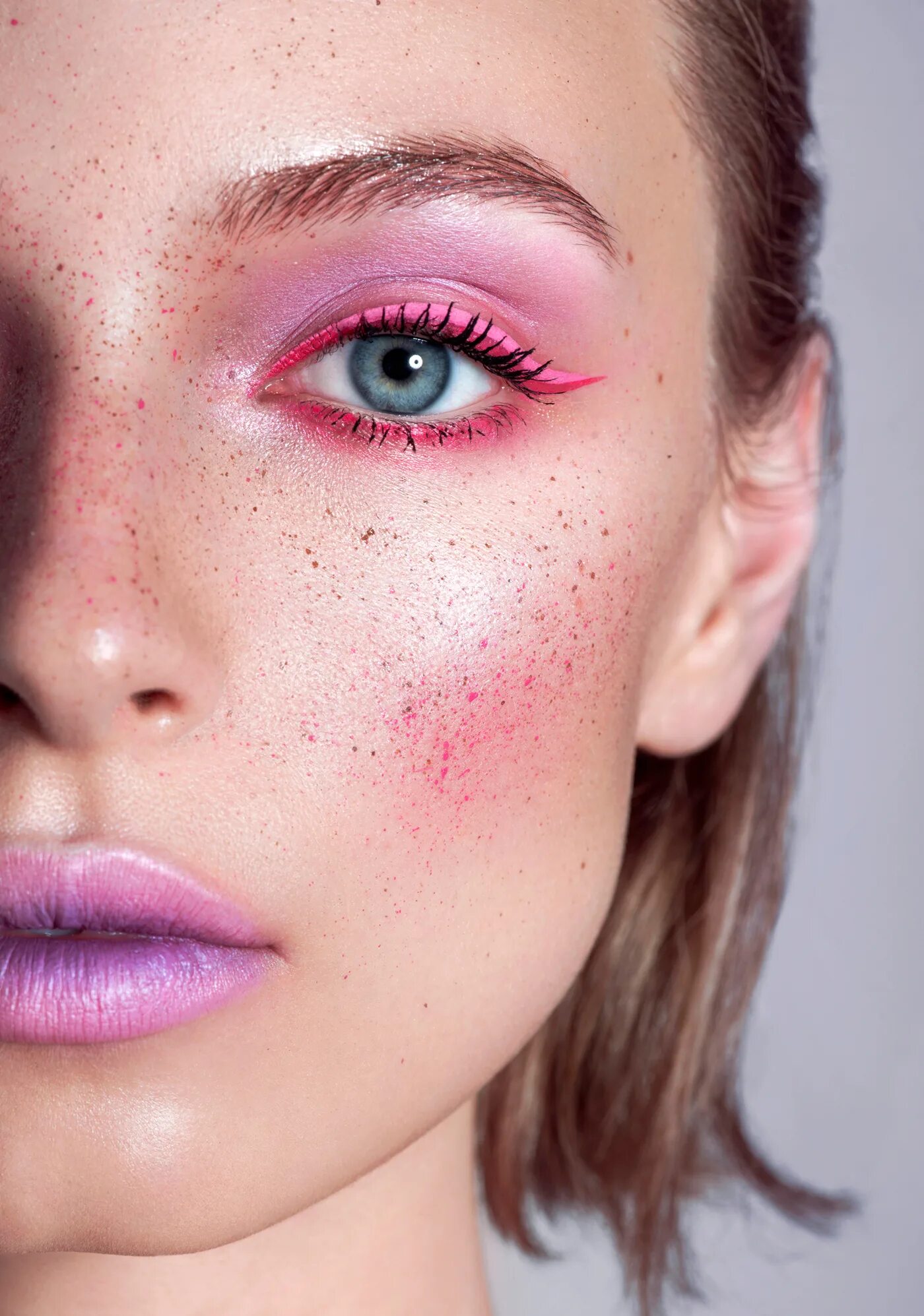 Pink make up