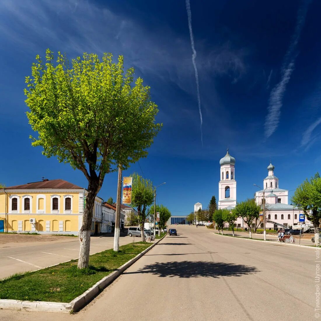 Город Валдай Новгородской области. Новгородская область город Валдай центр. Город Валдай площадь свободы. Город Валдай Центральная площадь площадь свободы. Валдай население