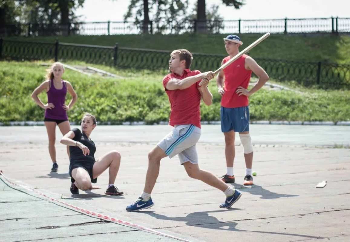 Спортивная лапта. Ярославская лапта. Борисоглебская застава лапта. Лапта соревнования. Пляжная лапта.