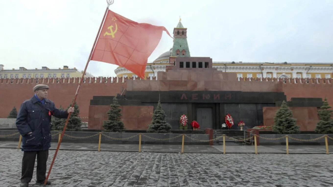 Расписание мавзолея ленина 2024. Мавзолей Ленина и Сталина. Мавзолей Ленина Ленин Сталин.