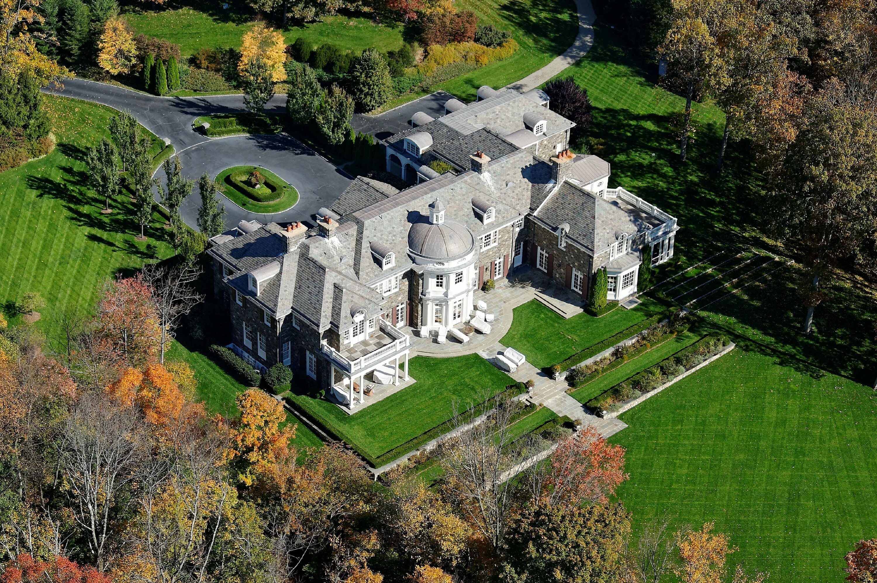 Особняк MCLANDEN Мичиган. Особняк Лонсдейла Швейцария. Поместье (the Manor), штат Калифорния. Уотсон Мэнор резиденция. Самое большое усадьба