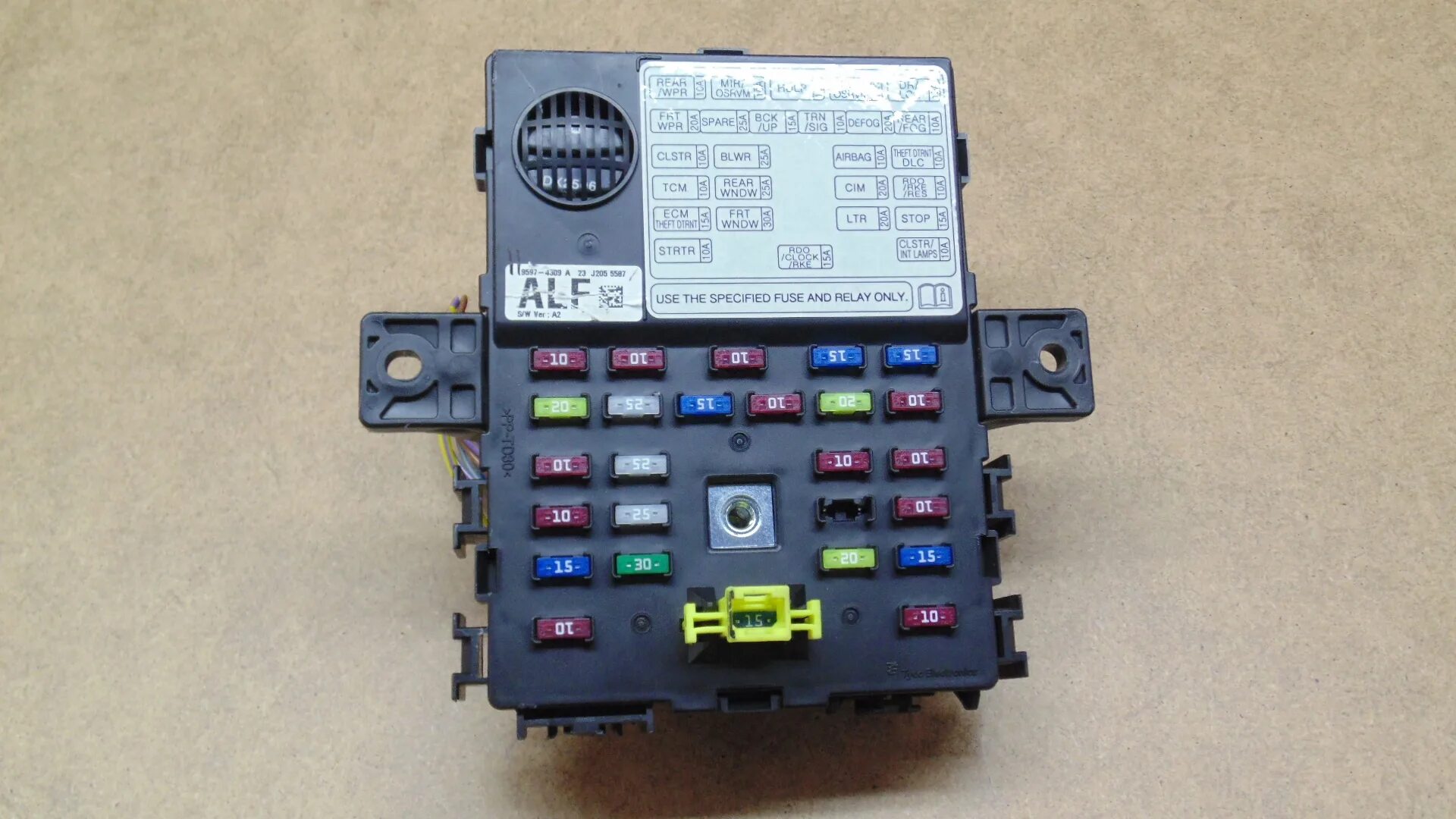 Шевроле спарк блок предохранителей. Шевроле спарк блок предохранителей. Chevrolet spark 2007 блок предохранитель. Шевроле спарк блок предохранителей. Блок предохранителей шевроле спарк 2007.