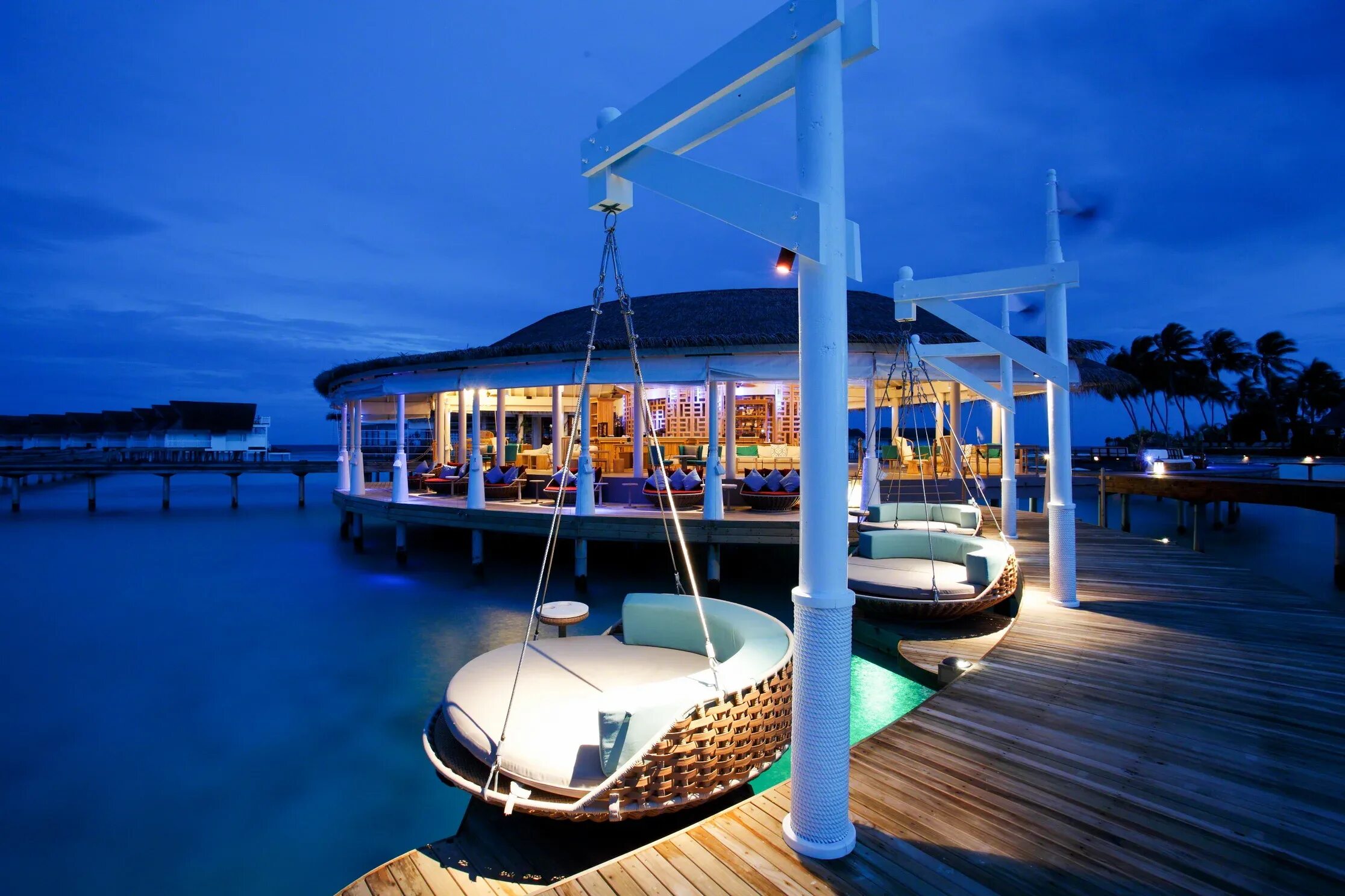 Centara grand island resort. Мальдивы Centara Grand. Centara Grand Island Resort Spa Maldives 5. Centara Grand 5 Мальдивы. Centara Grand Island Resort & Spa 4*.
