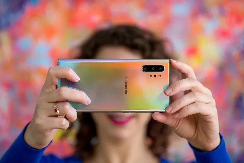 Рейтинг телефонов с хорошей камерой 2024. Самсунг галакси с 10 камера. Samsung Galaxy Note 10 Plus. Samsung Galaxy Note 10 камера. Samsung Galaxy s10 Plus реклама.