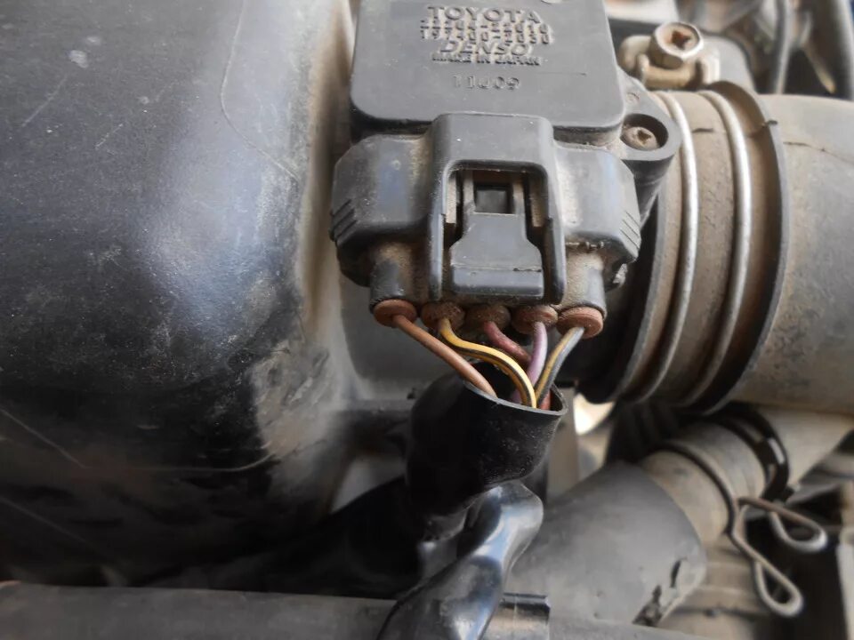 Провода датчика дмрв. Дмрв разъем тойота прадо 100. дмрв toyota 22204-22010. датчик массового расхода воздуха toyota. дмрв rav4 2000г.