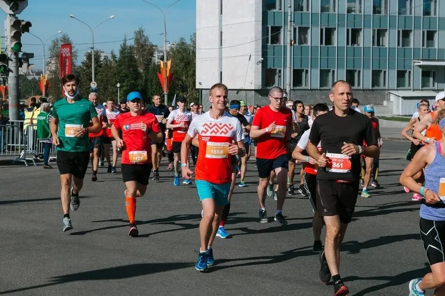 19 мая пермь. Забег Пермь. Марафонцы Пермского края. Пермский марафон 2022. Пермский марафон медали.