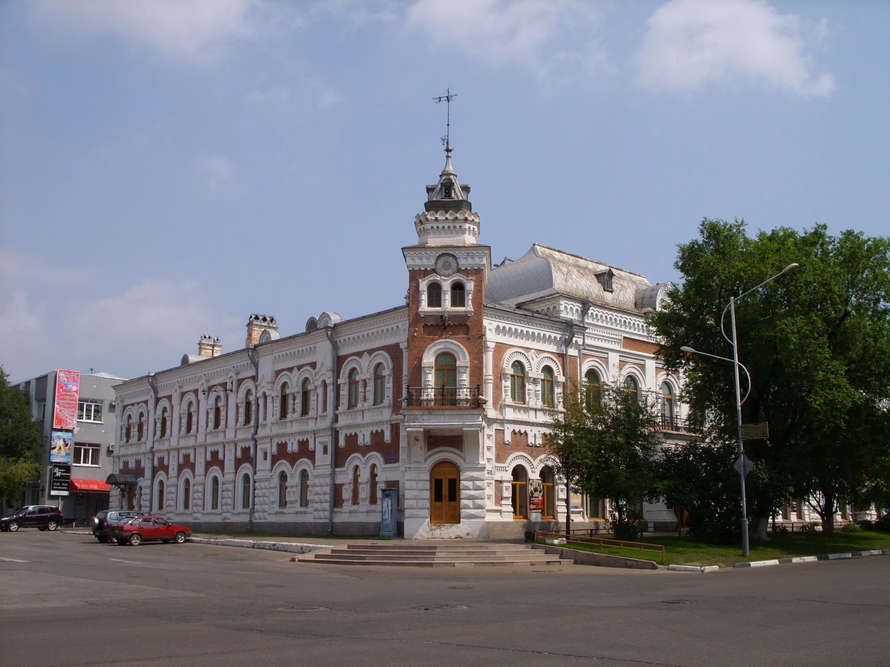 Фото амурской. Амурский областной краеведческий музей. Амурский краеведческий музей Благовещенск здание. Алупский краеведческий музей. Благовещенск музей 1891.