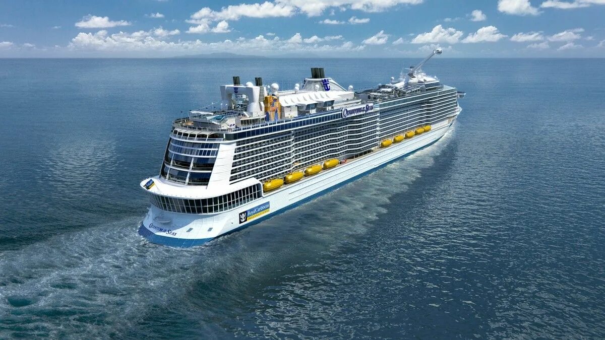 Круиз royal caribbean. Royal caribbean international класс quantum. круизный лайнер роял карибиан. spectrum of the seas лайнер. ovation of the seas лайнер план.