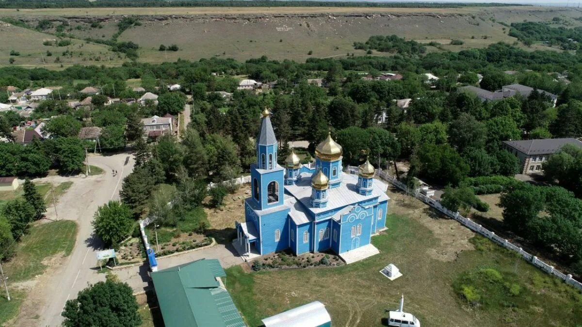 Село Высоцкое Петровский район Ставропольский край. Храм село Высоцкое Ставропольский край. Церковь Архангела Михаила, село Высоцкое. Петровская администрация ставропольского края