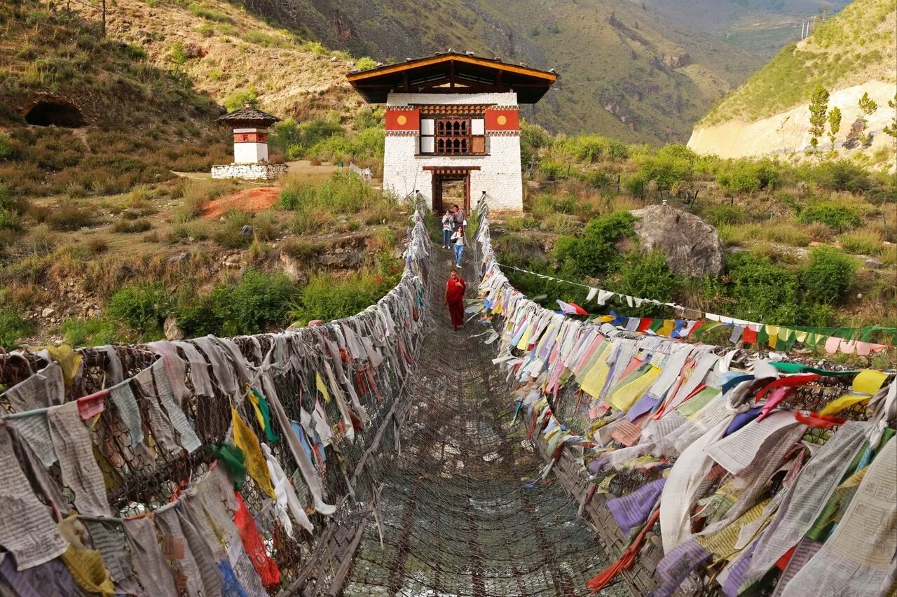 Бутан азия. Королевство бутан (Bhutan). Королевство бутан достопримечательности. Монастырь Пунакха-дзонг. Такцанг-лакханг.