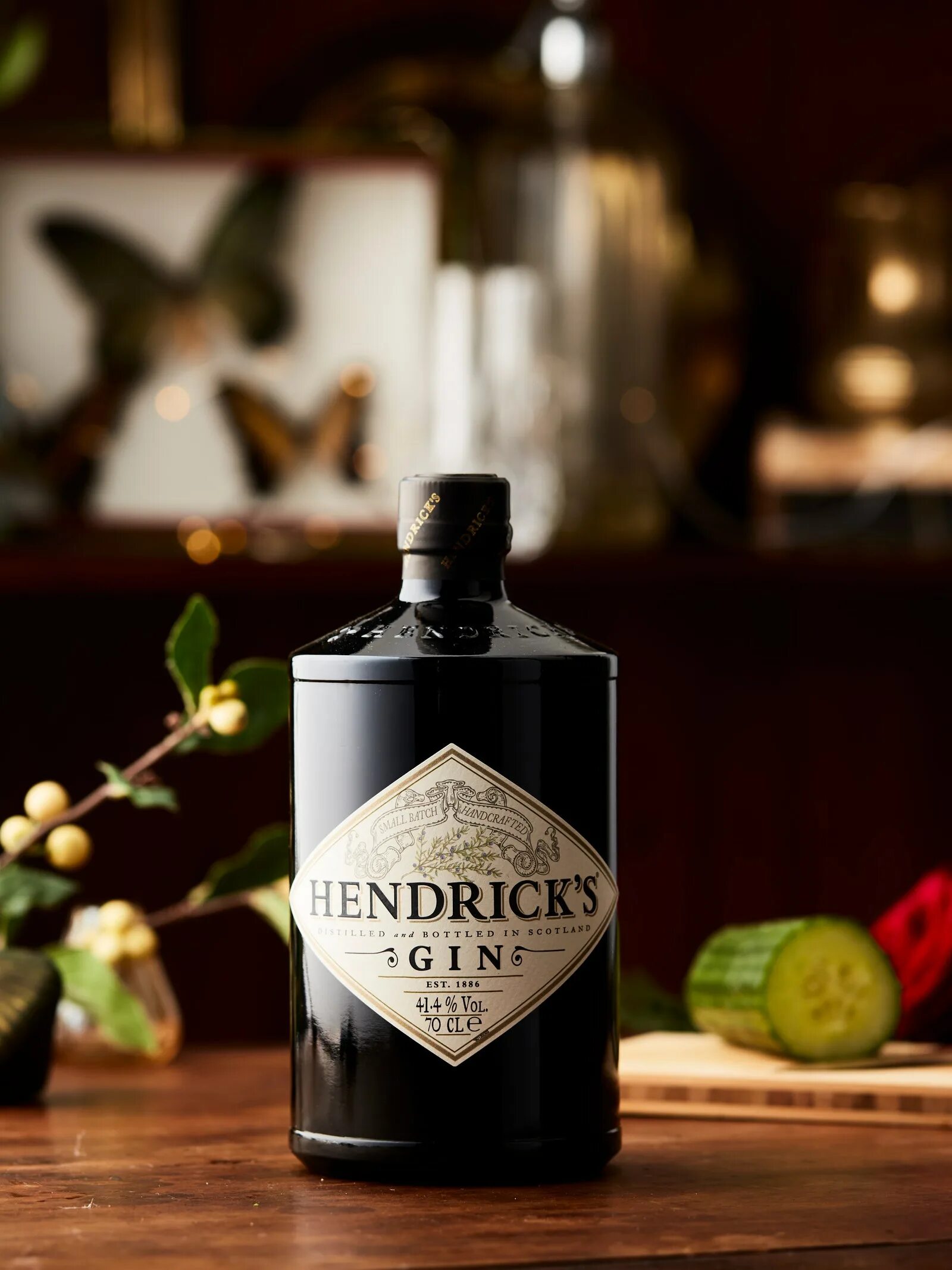 Джин hendrick s. Джин Gin Hendrick's. Джин Хендрикс 0.7. Hendricks Джин 0.7 Шотландия. Джин Хендрикс алкоголь.