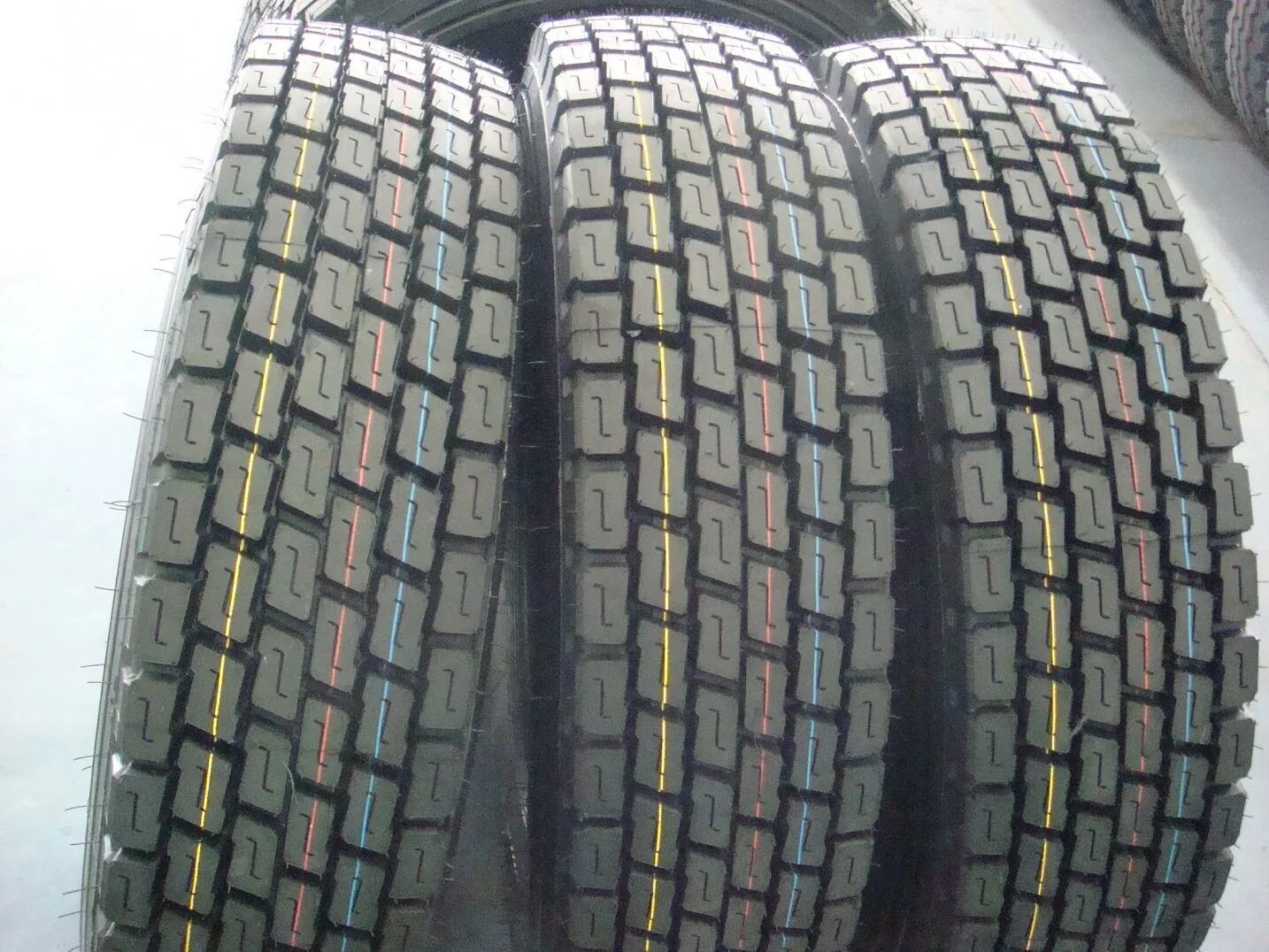 5 китайская. 5. 5. 5 рулевая на камаз. 295 80 22.