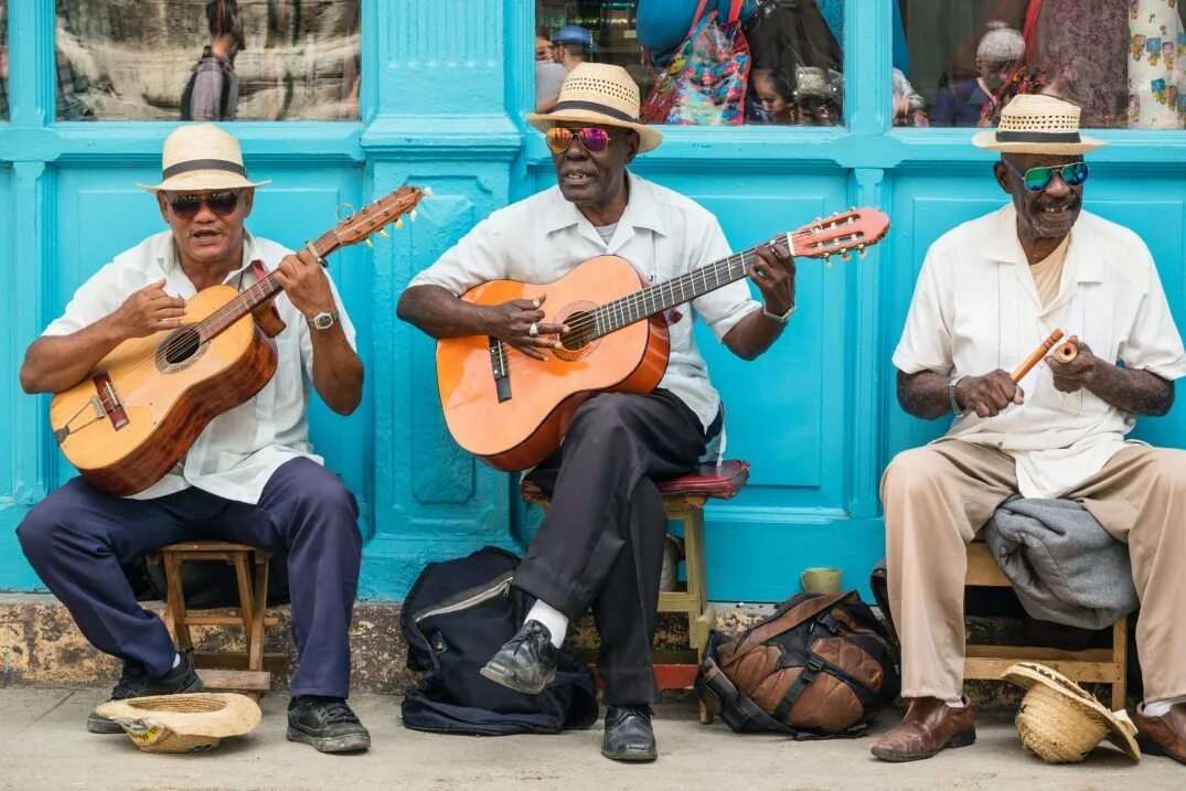 Гавана музыканты. Куба улочки. Куба танцы. Куба труба.