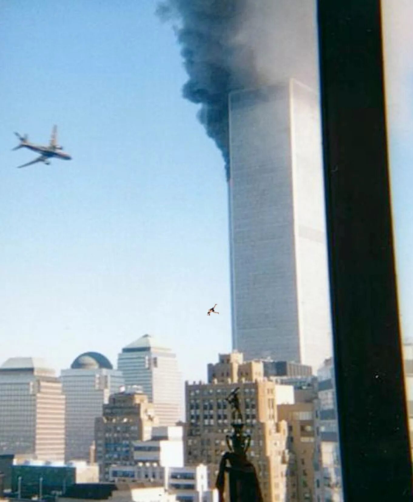 Небоскребы 2001. Всемирный торговый центр в Нью-Йорке 11 сентября. Башни-Близнецы 11 сентября 2001. ВТЦ Нью-Йорк башни Близнецы 2001. 11 Сентября 2001 внутри башен.