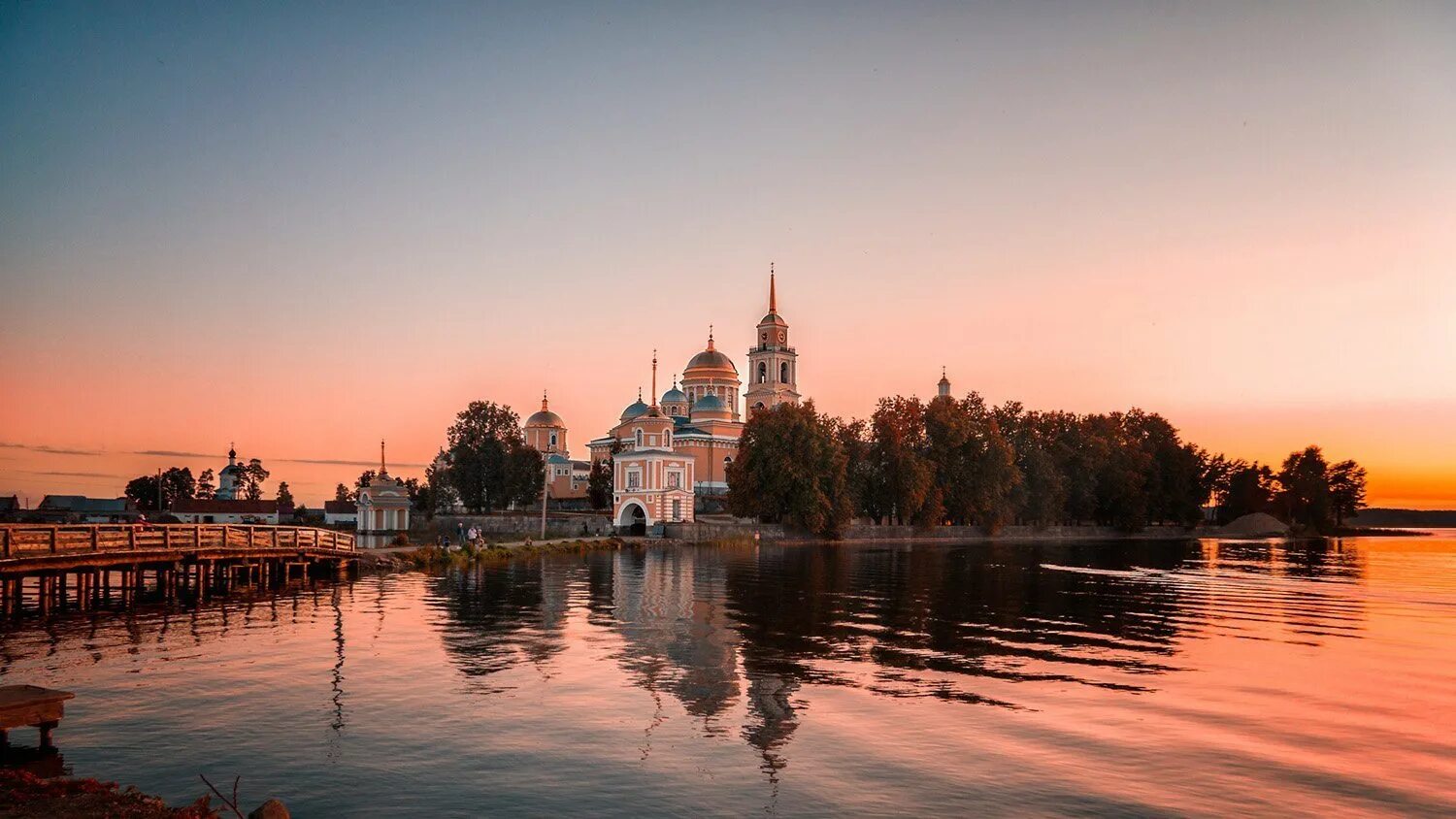 Город под тверью