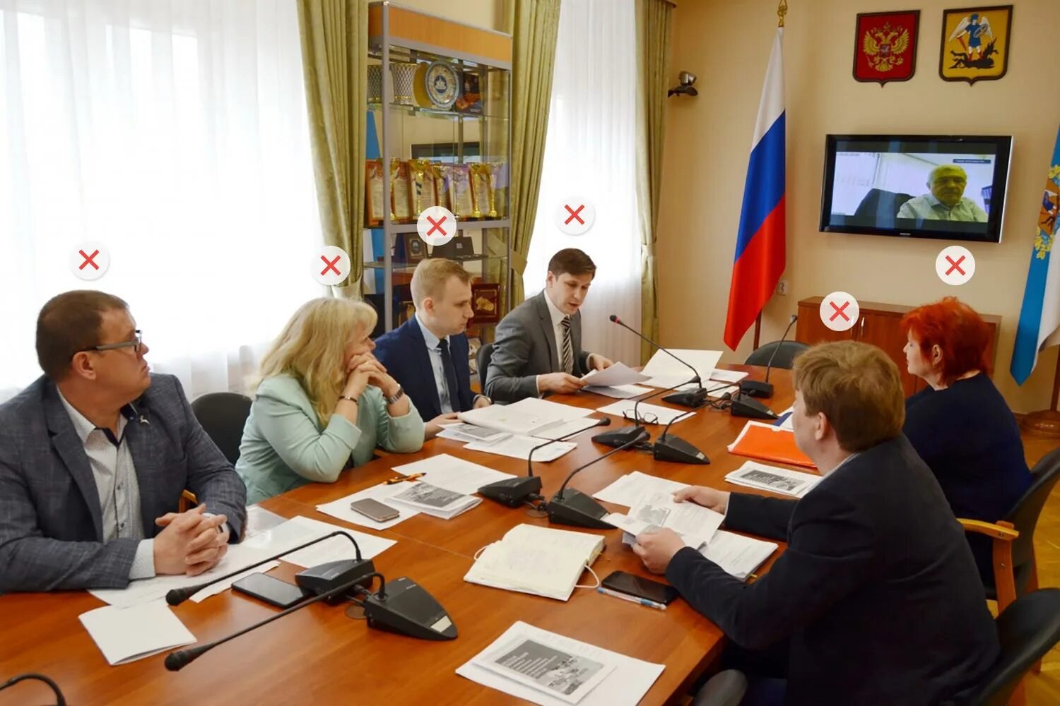 Жители емецка. Парламент архангельской обл. Новости архангельская область сегодня последние. Коношские новости на сегодня. Судебные приставы архангельск.