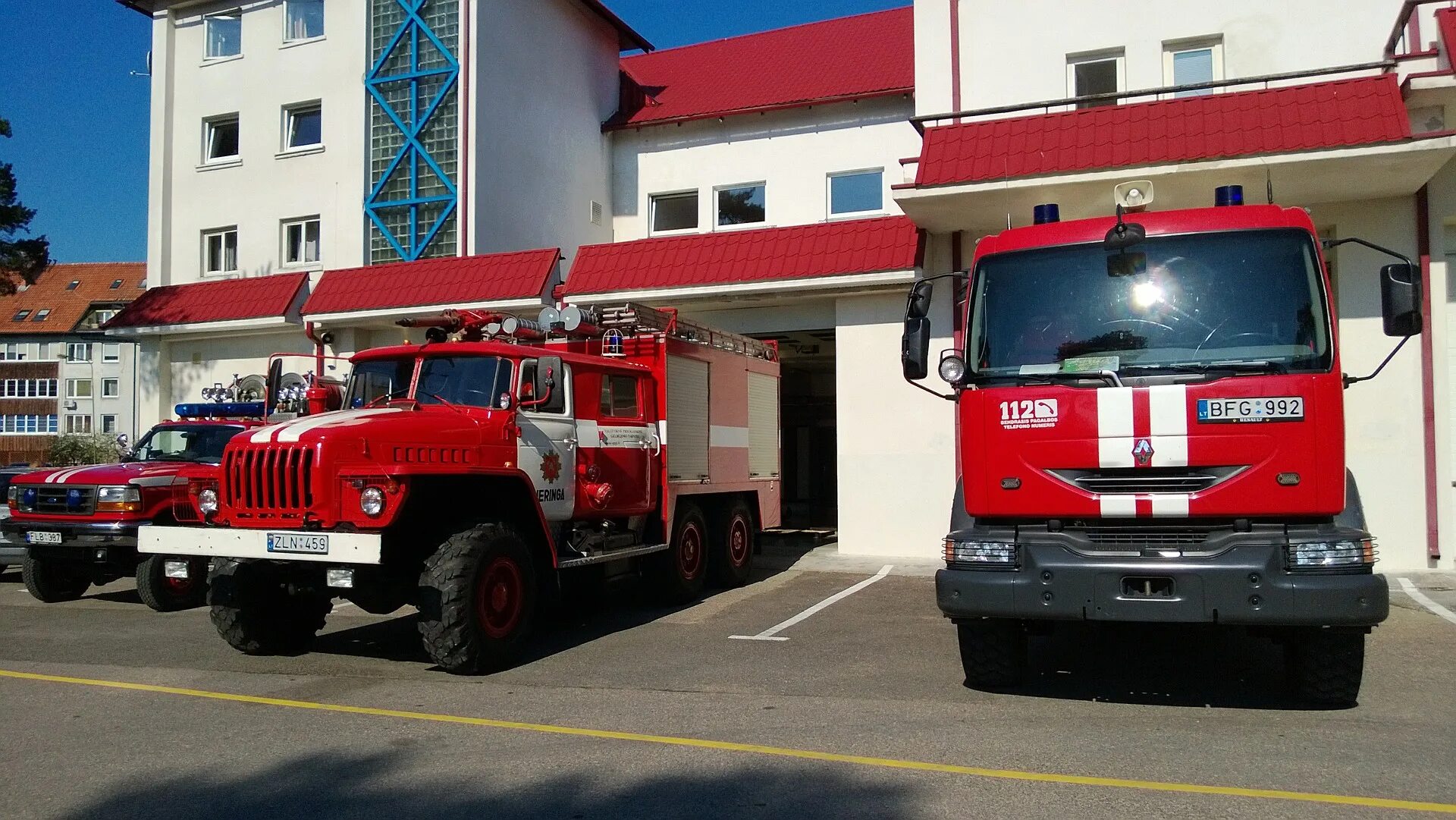 Татра 815 пожарная машина. Пожарная станция Fire Station. Пожарная машина Вандерберг 1901. Пожарные машины ВДПО.