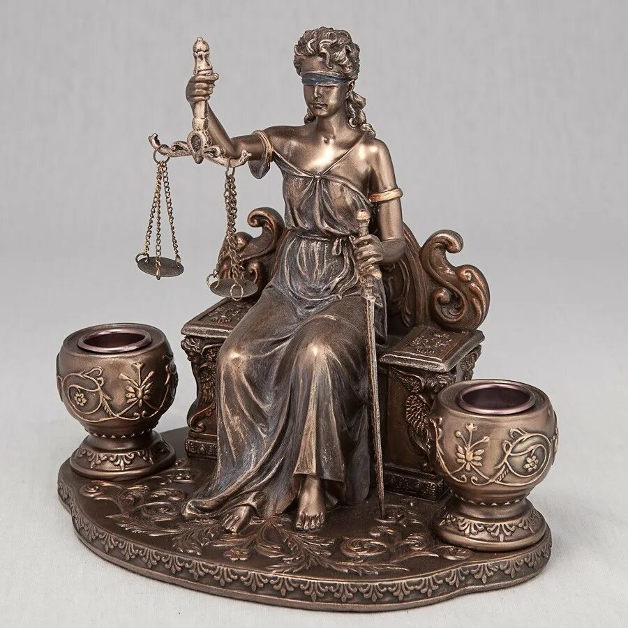 Богиня правосудия фемида. Богиня фемида покровительница. Богиня фемида покровительница. Фигурка правосудия богиня. Статуэтка фемиды мисс китинг.