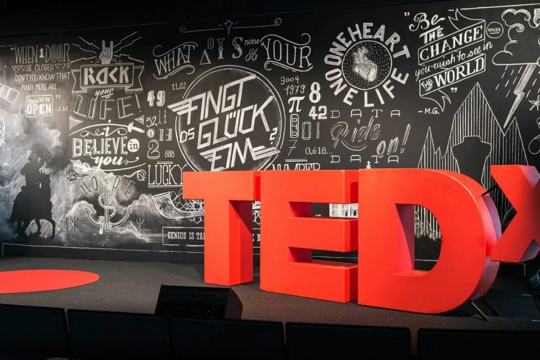Ted конференция. Ted сцена. Тед формат выступлений что это. Тед конференция. Тед лекции.