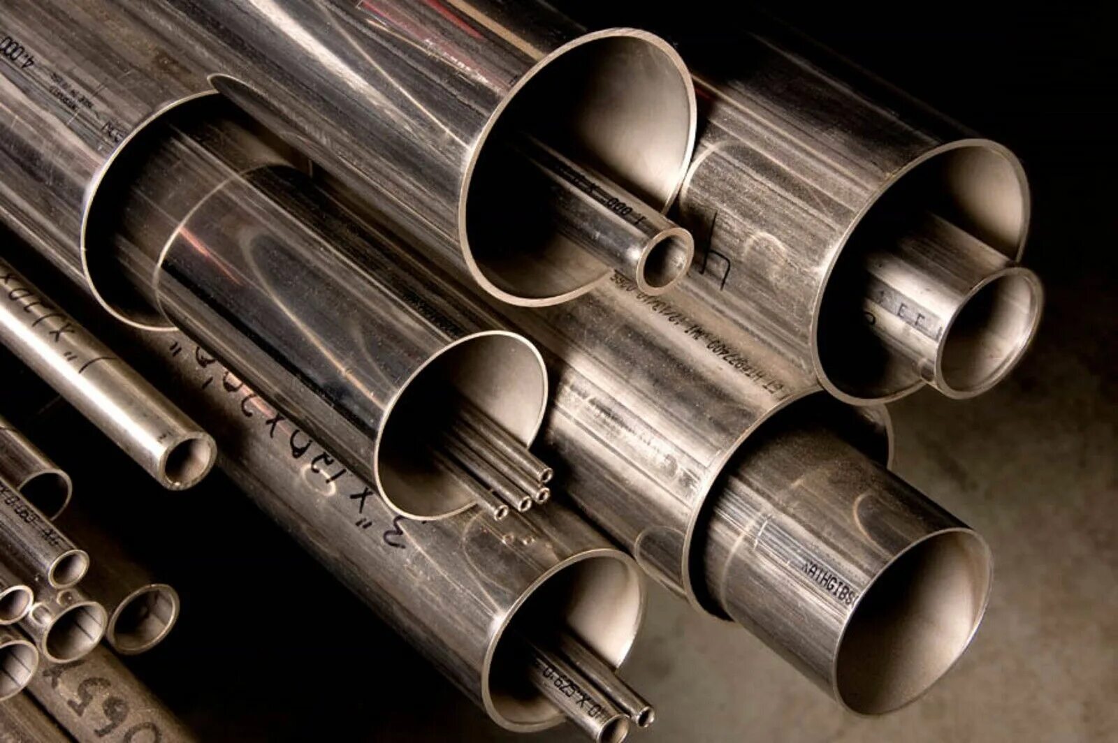 Как называется круглая труба. Stainless steel pipe a304 technical specifications. круглые трубы стальные d22. металлические конструкционные материалы. круглая труба металл.
