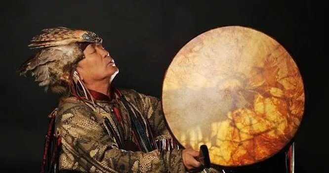 Сердце поет песню шаман. Шаман земли. The Call of 13 Shamans. Фото диск песен шамана. Макияж в песен шамана я русский фото.