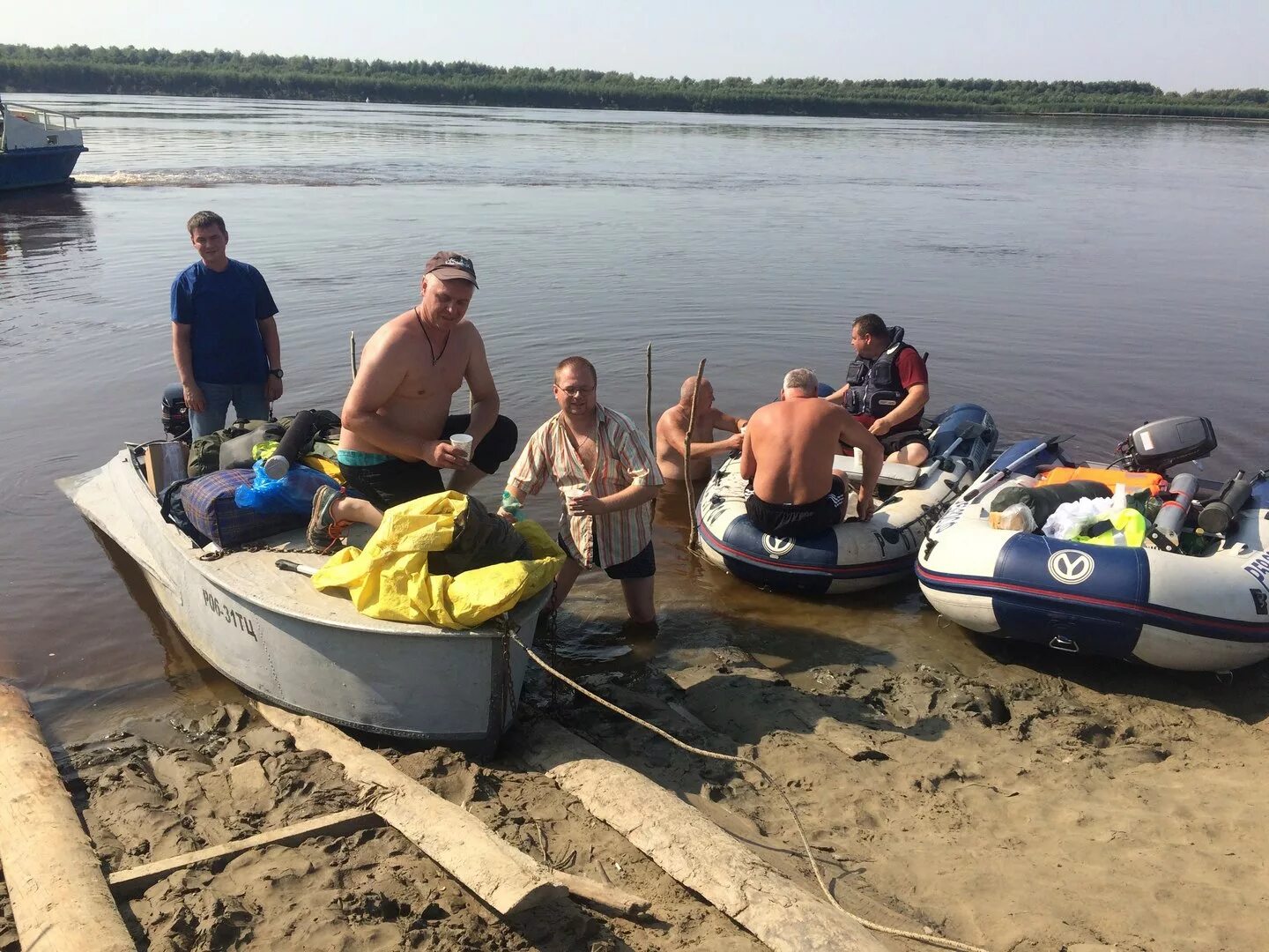 Уровень воды в иртыше уват сегодня. Река Демьянка рыбалка. Поселок Демьянка. Демьянка Иртыш.