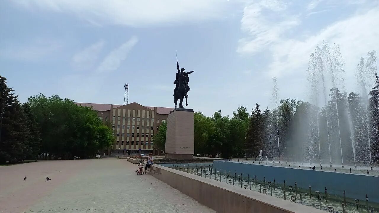 Уральск казахстан. Уральск видео. Город уральск казахстан. Уральск зко достопримечательности. Уральск площадь назарбаева.