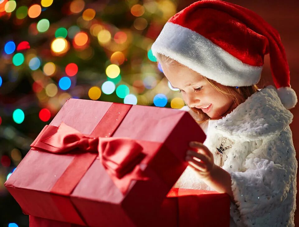 скоро самый волшебный праздник. беременные новогодние фотосессии. обои на телефон зима беременность. прикольные футболки для беременных. стильная беременность зима.