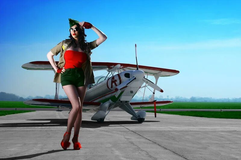 Авиатор игра pin up aviator. Стюардесса вертолет. Pin up Авиатор. Авиатор самолет игра. Пин ап стюардесса.