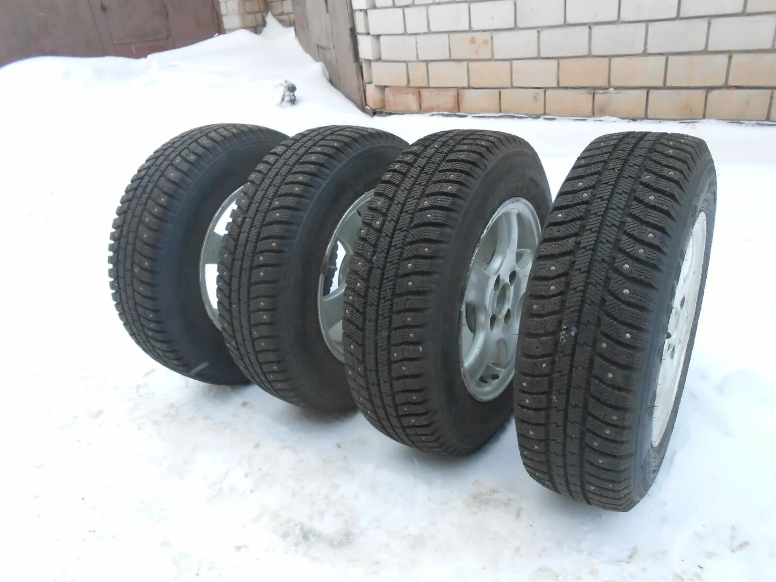 Резина 175/70 r13 на ВАЗ. 175 70 R13 на ВАЗ. 175 70 Р13 липучка. NORDMASTER r13 175/70 зима. Купить колеса зимние 13