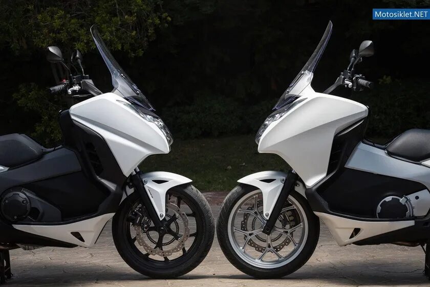 Integra 750 s dct. Honda integra 750 scooter. Мотоцикл хонда интегра 750. Хонда интегра 750 скутер. Макси скутер хонда интегра 750сс.