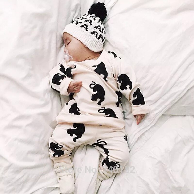 Одежда для мальчиков до года. Одежда для младенцев мальчиков. Младенцы в красивой одежде. Мод одежды для младенцев. Мод одежды для младенцев.