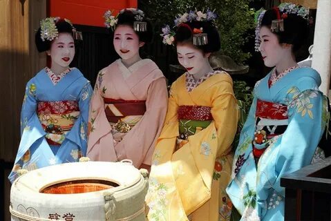 Нудистік порно бейнелерді қараңыз