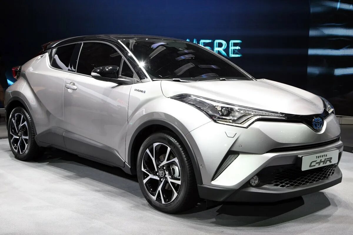 Toyota новые модели. Тойота кроссовер c-HR. Toyota c-HR 2016. Toyota c-HR 2017. Toyota Chr 2022.