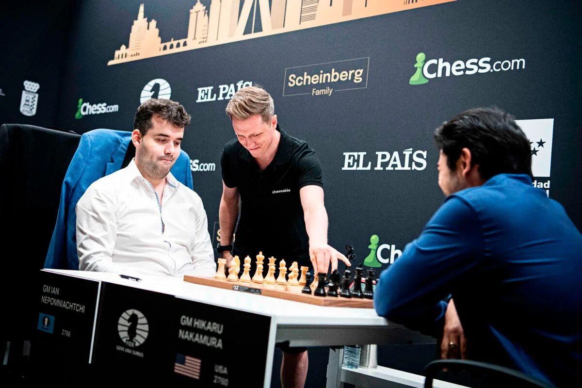 Шахматный турнир претендентов. Карлсен Непомнящий 2022. Magnus Carlsen 2022.