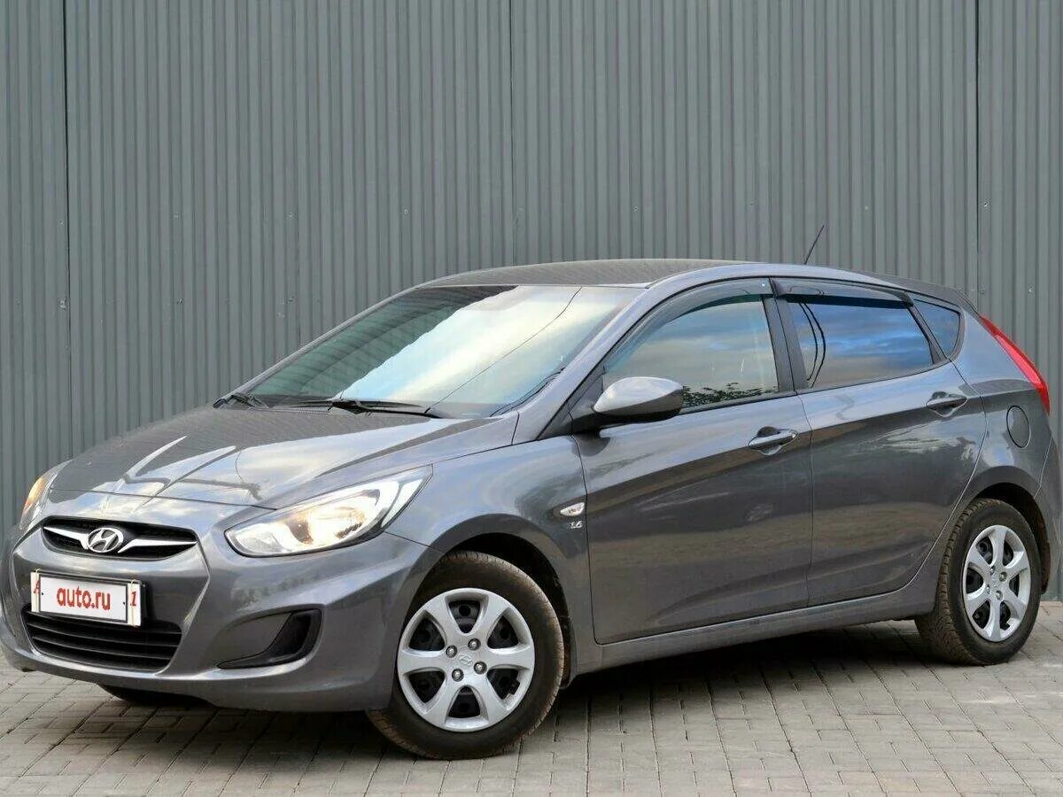 Хендай солярис хэтчбек бу. Hyundai Solaris хэтчбек. Hyundai Solaris 2011 Hatchback. Solaris 2011 хэтчбек. Hyundai Solaris 2010 хэтчбек.