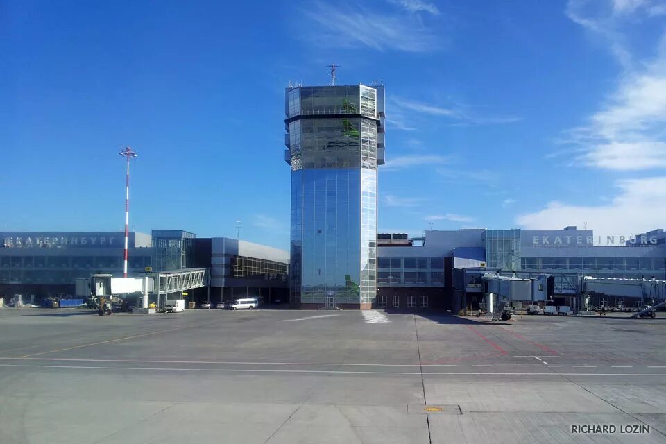 аэропорт екатеринбург с высоты. дома аэродром екатеринбург. аэропорт кольцово новосибирск. аэропорт кольцово екатеринбург. аэродром кольцово.