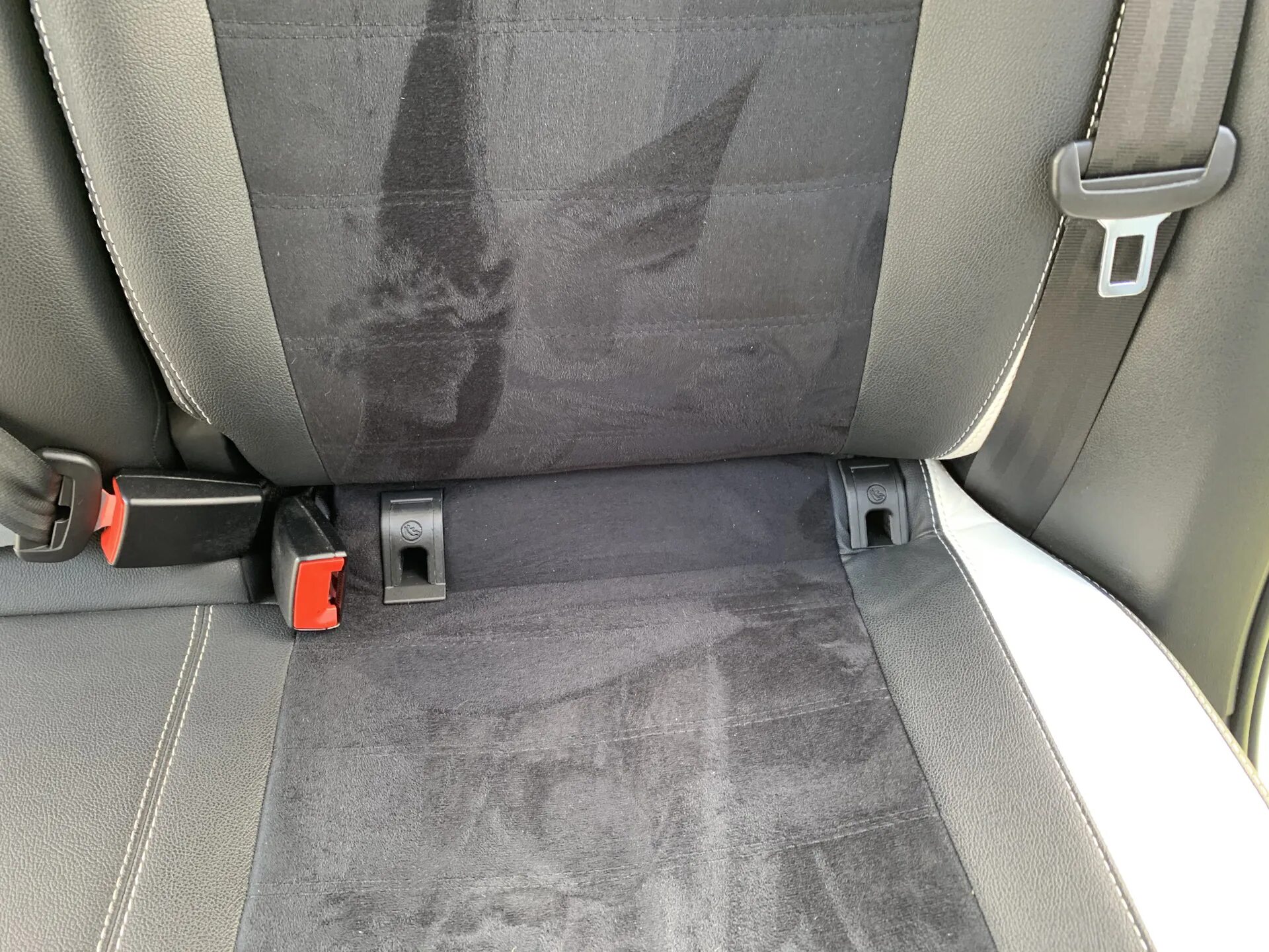 Как установить изофикс в машину. Шкода рапид изофикс. hyundai i30 isofix. шкода рапид isofix.