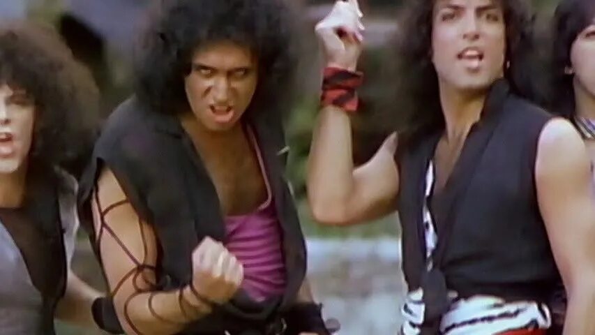 L like the way you kiss. Kiss lick it up 1983. Kiss - lick it up (1983) клип. Kiss lick it up album. Lick it up Kiss альбом.