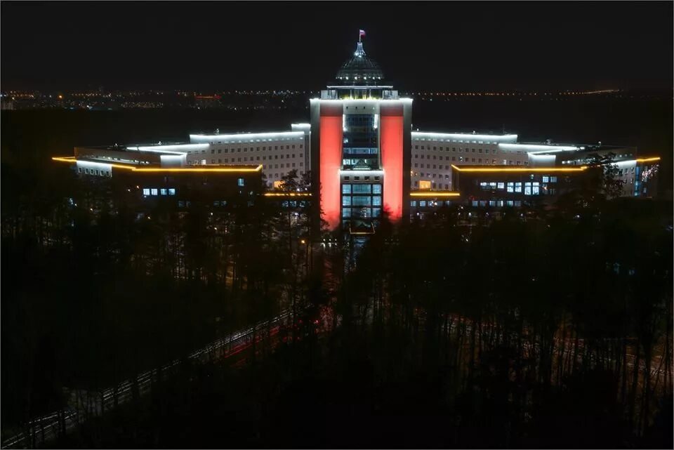 Нгу оф. Новосибирский национальный исследовательский университет. академгородок новосибирск нгу. новосибирск корпус нгу. новосибирский государственный университет ночью.