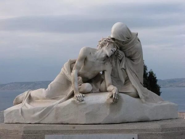 Скульптура воробей в сингапуре. Скульптура вучетича перекуем мечи в оон. Родина мать зовет мамаев курган волгоград. Статуя брюса ли. Памятник родина мать в волгограде.