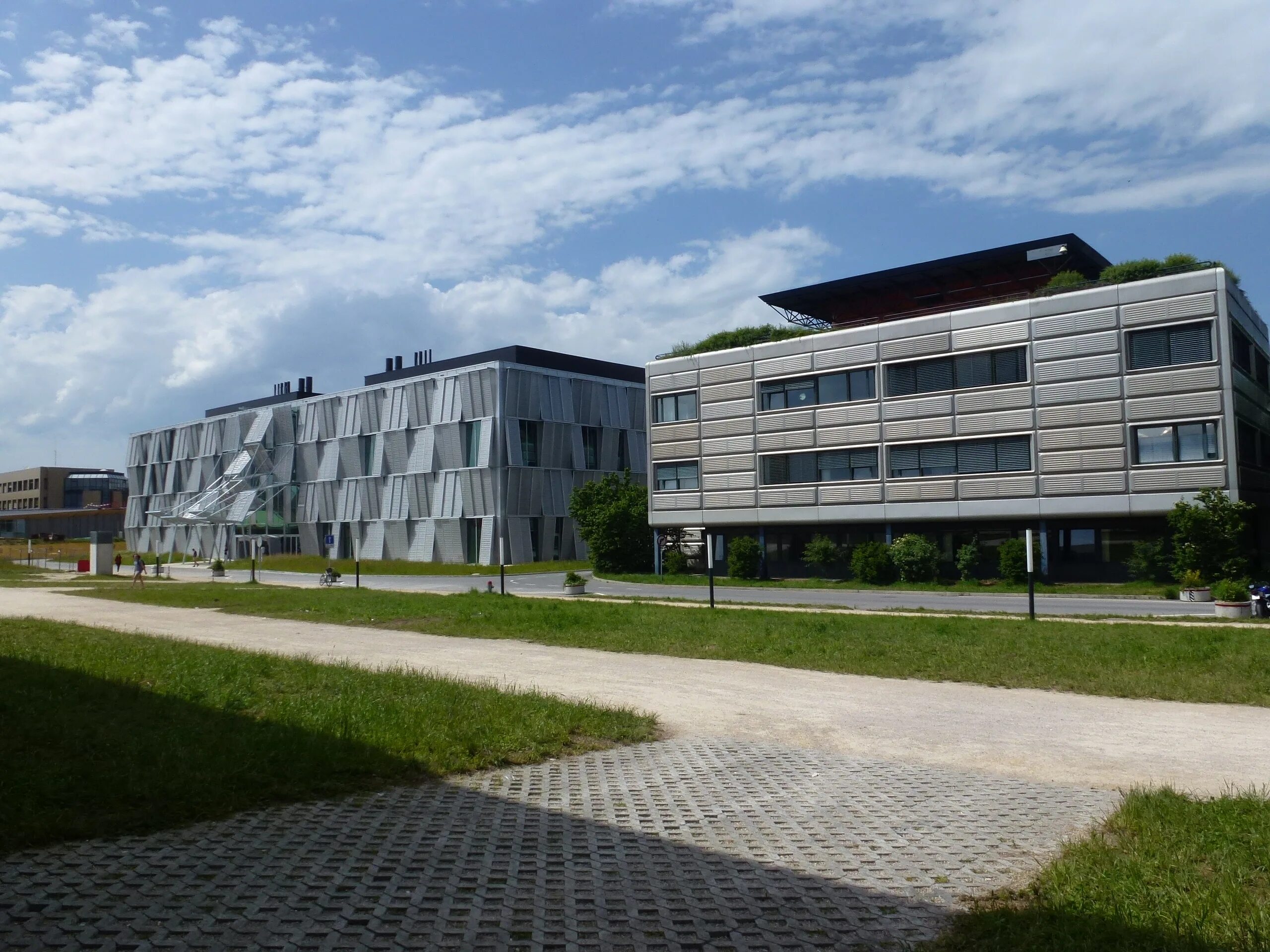 Swiss Federal Institute of Technology of Lausanne (EPFL). Кейсовский университет кампус. Ecole Polytechnique Campus Tour. UWA Health Campus.