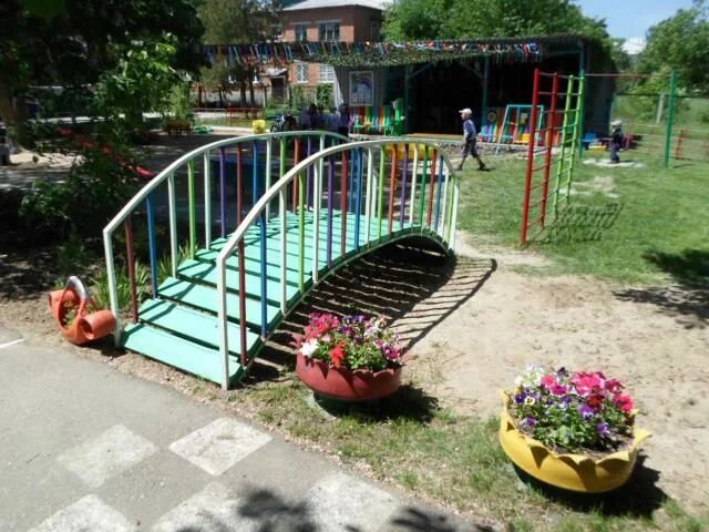 Детский сад 42 раменского. Станица Северская островок детская площадка. МБДОУ ЦРР ДС станицы Северской. 42 Садик станица Северская построен.
