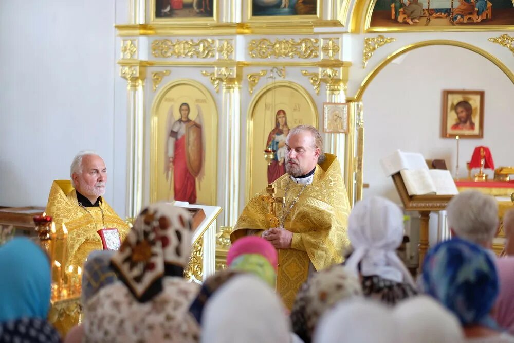 Служба в храме сретения господня в курске. Протоиерей валентин курск храм георгий. Храмы курской епархии. Протоиерей валентин курск храм георгий. Иерей андрей нечаев курская митрополия.