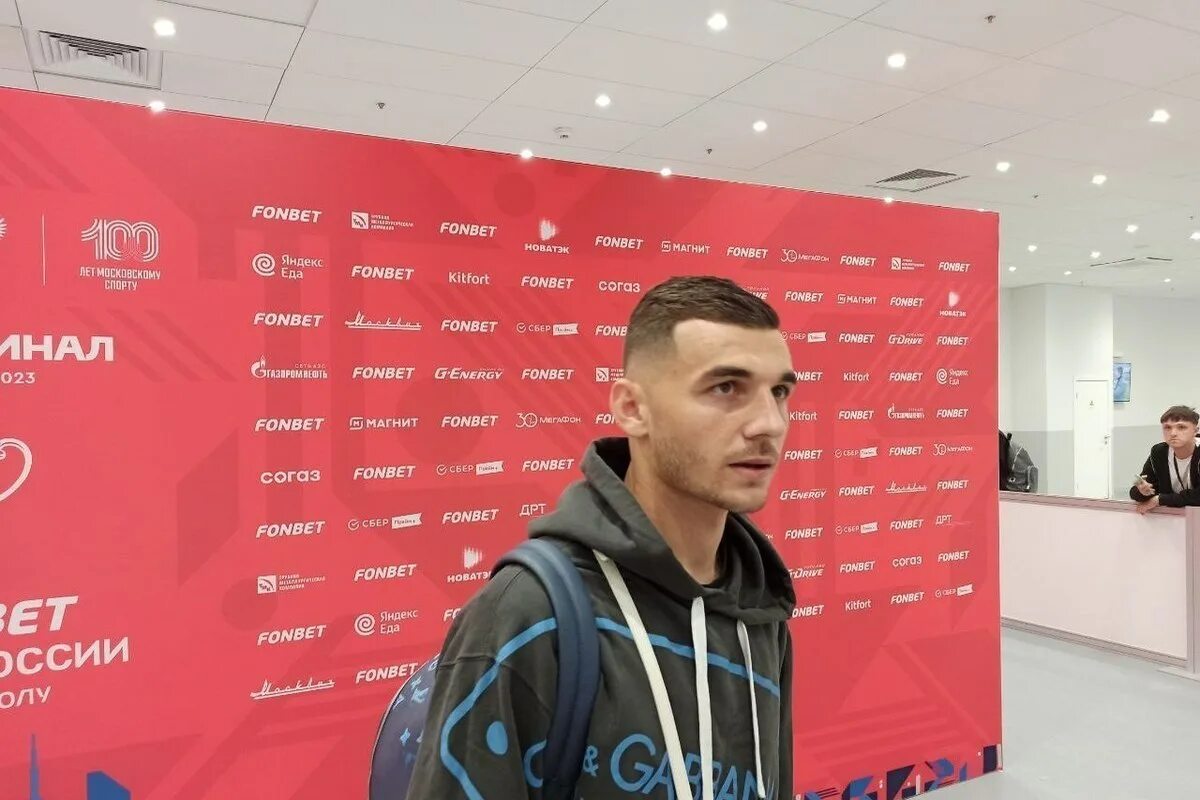 Почему сперцян не играет. Сперцян футболист.